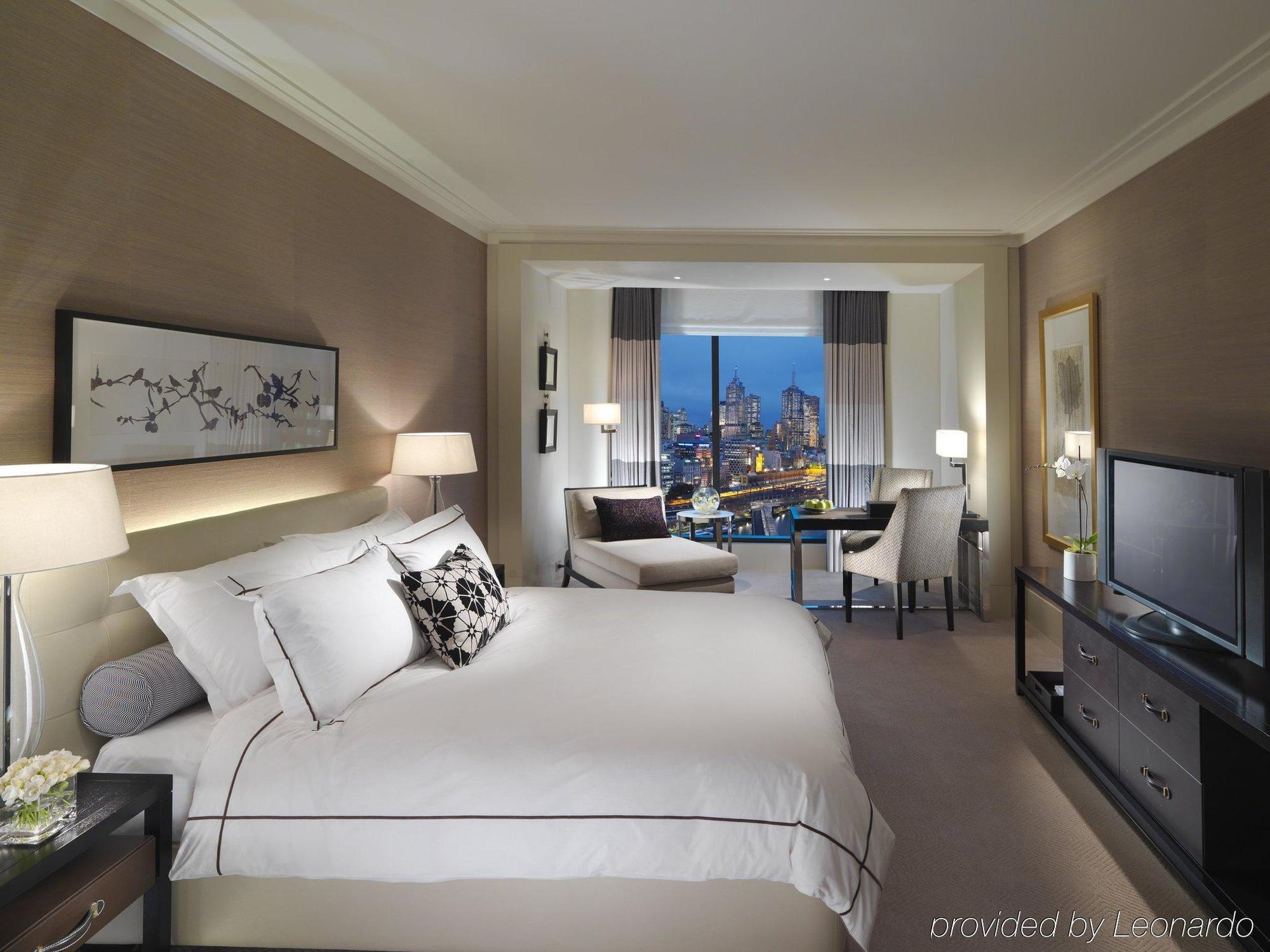 Crown Towers Melbourne Hotel Phòng bức ảnh A bedroom at the Mandarin Oriental, New York