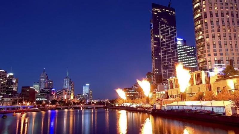 Crown Towers Melbourne Hotel Ngoại thất bức ảnh The Crown Casino complex at night