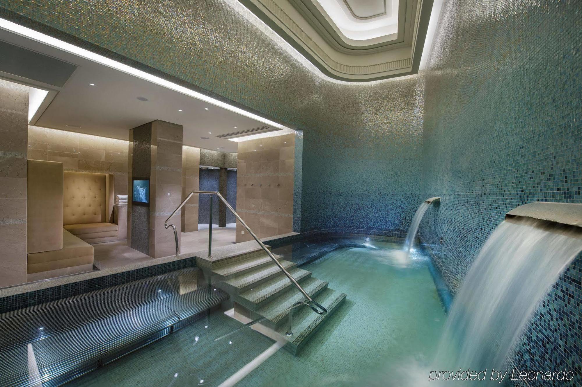Crown Towers Melbourne Hotel Ngoại thất bức ảnh The spa at The Ritz-Carlton, Dubai